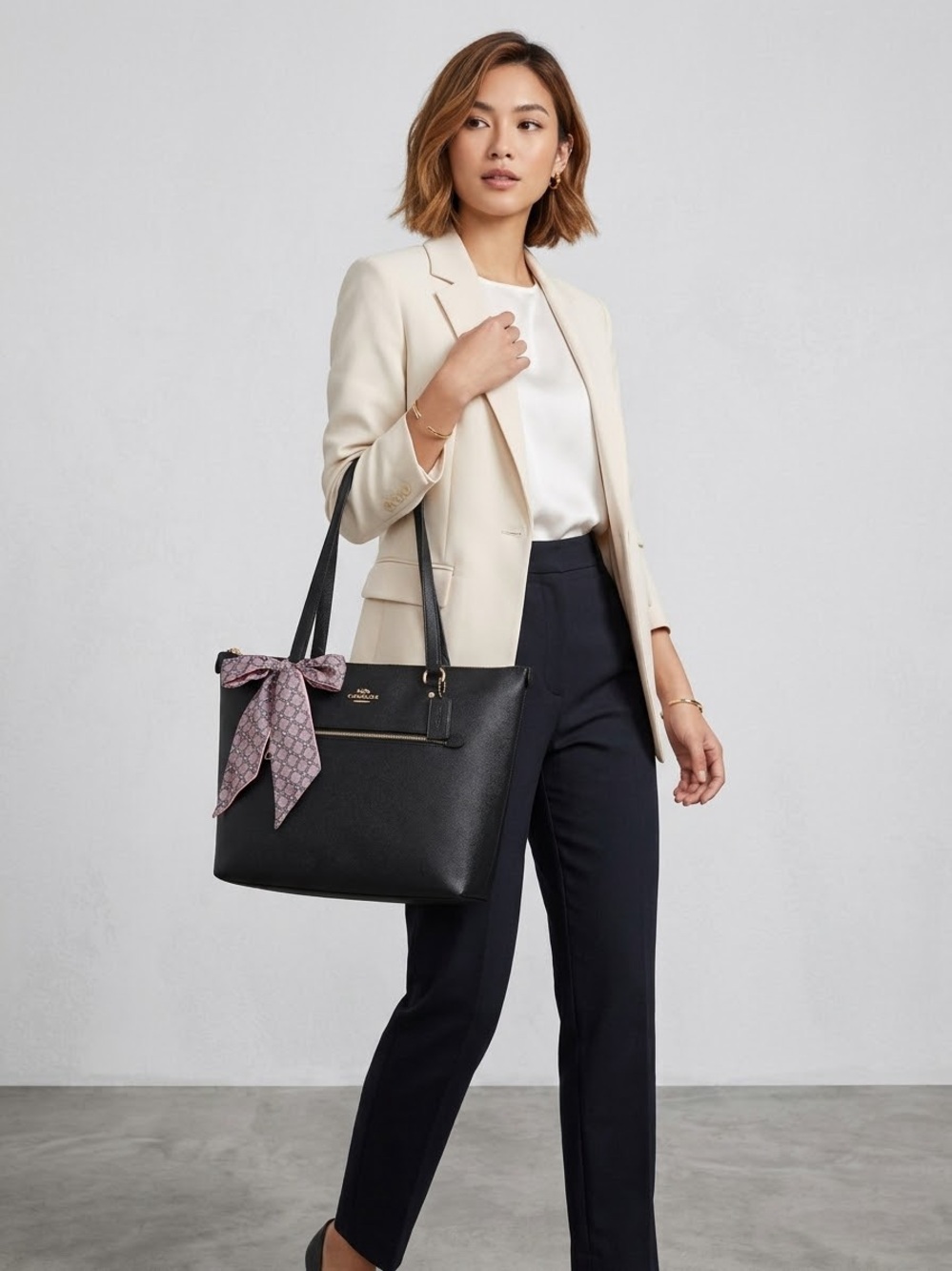 Coach Gallery Tote In Crossgrain Leather Black Zip Shoulder Bag F79608